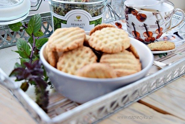 na piecynu Ciasteczka jaglane z cynamonem